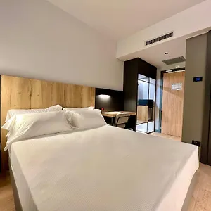 Hotel Leonessa, Bréscia